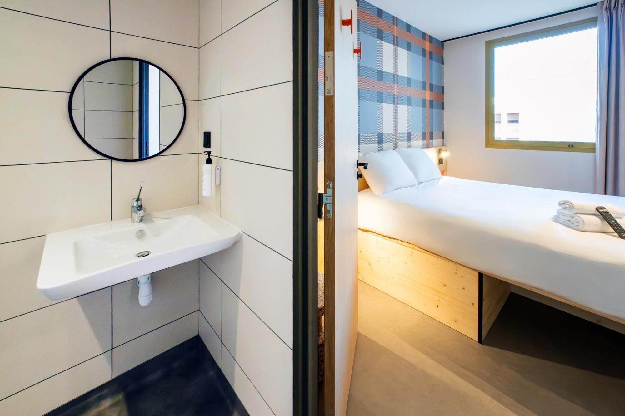 Easyhotel Marseille Euromed Buitenkant foto